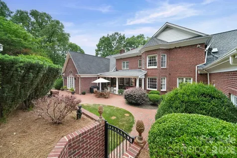 512 Stuart Ridge Cramerton NC 28032