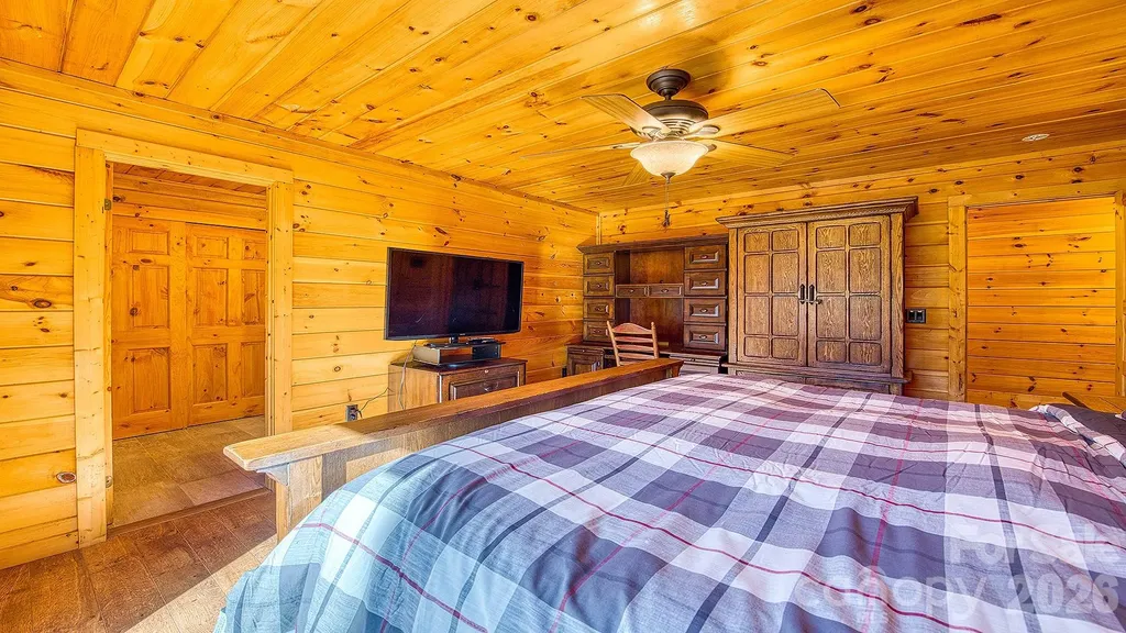 41 Nanny Patch Cove Maggie Valley NC 28751