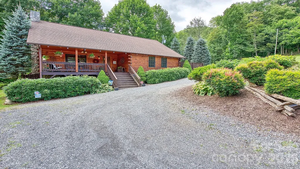 41 Nanny Patch Cove Maggie Valley NC 28751