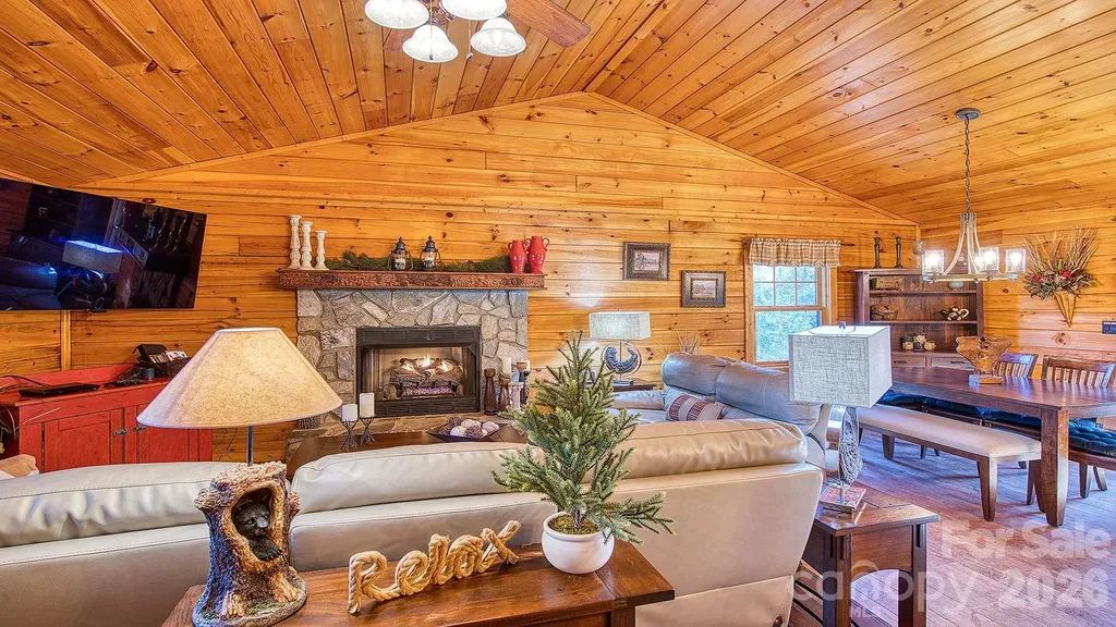 41 Nanny Patch Cove Maggie Valley NC 28751