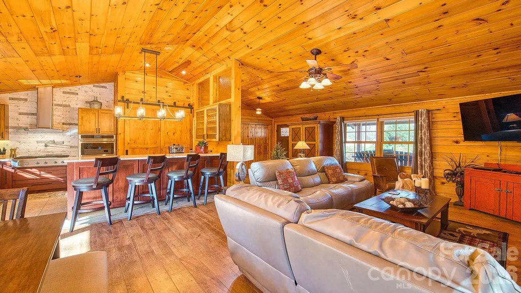 41 Nanny Patch Cove Maggie Valley NC 28751