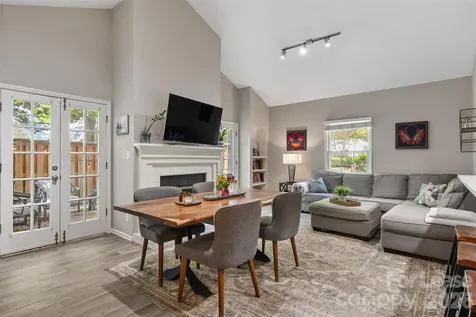 3700 Selwyn Farms Lane Charlotte NC 28209