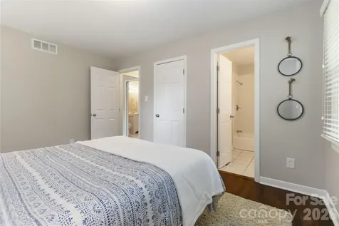 3526 Stonehaven Drive Charlotte NC 28215