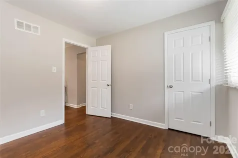 3526 Stonehaven Drive Charlotte NC 28215