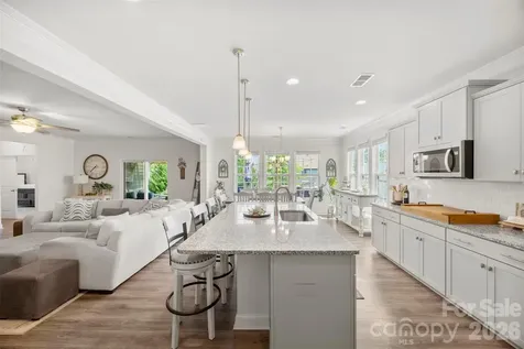 2128 Lapalma Trace Lake Wylie SC 29710