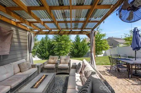 2128 Lapalma Trace Lake Wylie SC 29710