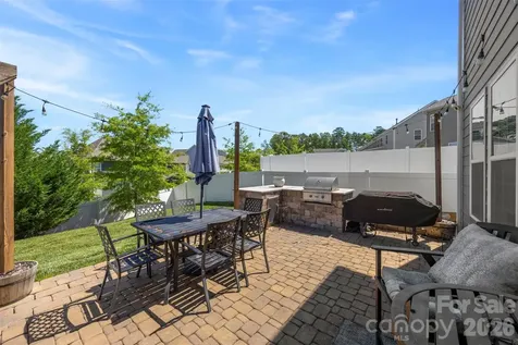 2128 Lapalma Trace Lake Wylie SC 29710
