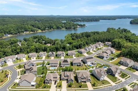 2128 Lapalma Trace Lake Wylie SC 29710