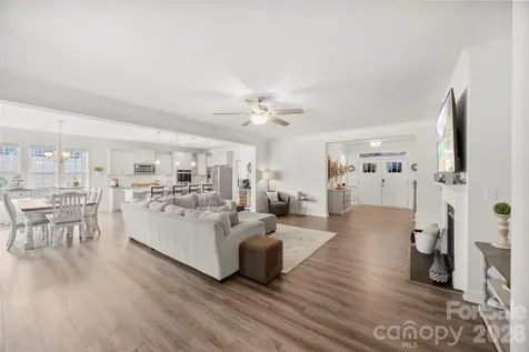 2128 Lapalma Trace Lake Wylie SC 29710
