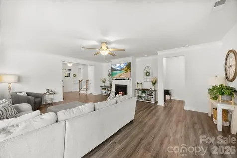 2128 Lapalma Trace Lake Wylie SC 29710