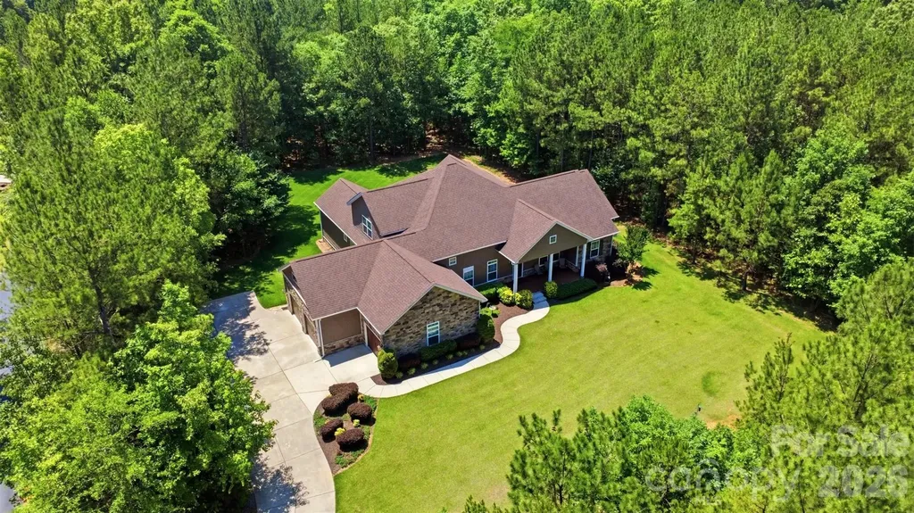 2006 Eagle Point Estate Lancaster SC 29720
