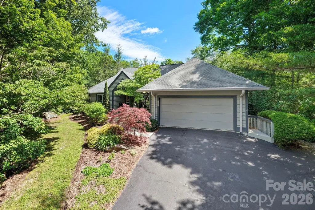 168 Overlook Drive Flat Rock NC 28731