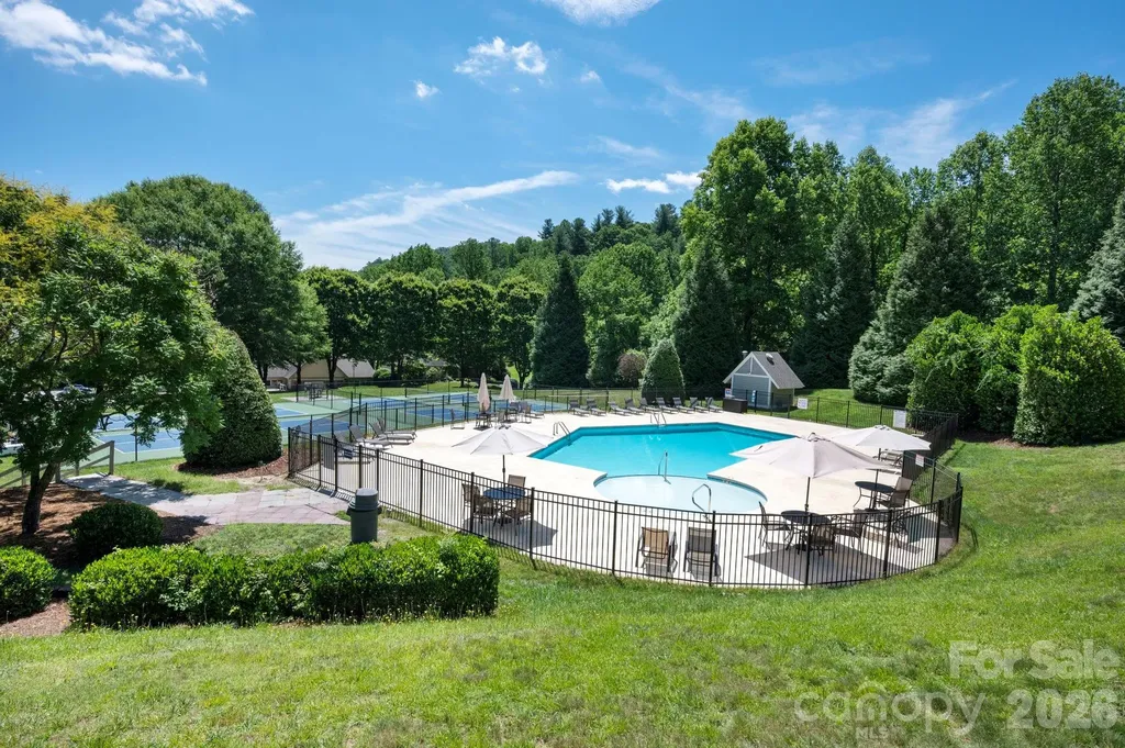 168 Overlook Drive Flat Rock NC 28731