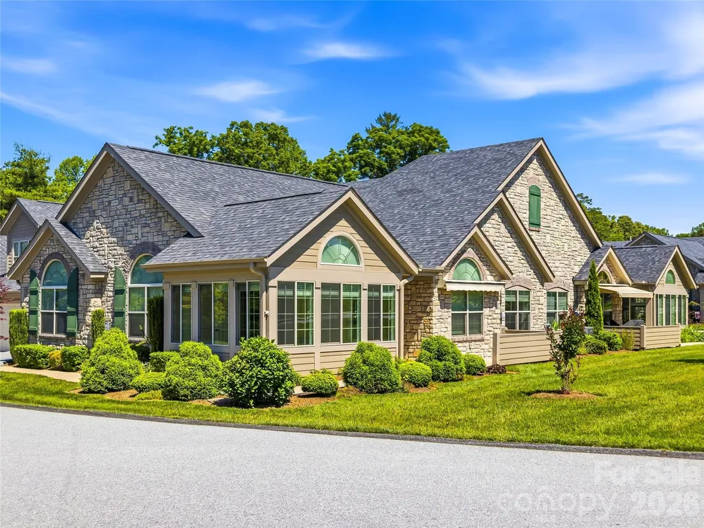426 Summerfield Place Flat Rock NC 28731