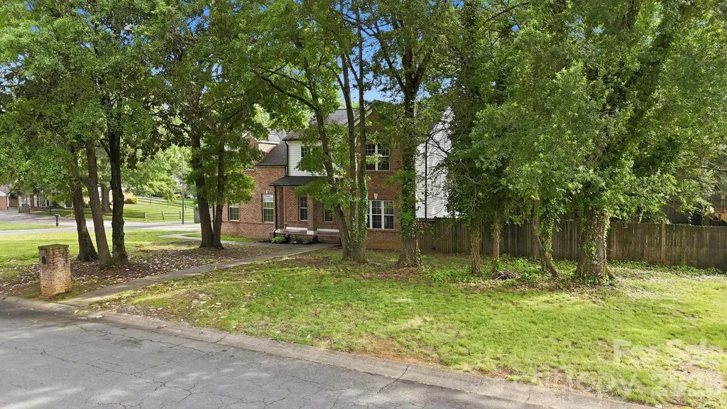 5846 Hanna Court Charlotte NC 28212