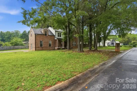 5846 Hanna Court Charlotte NC 28212