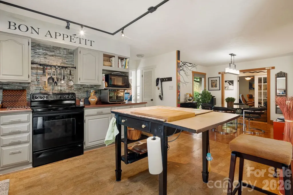 43 Chadwick Wade Drive Asheville NC 28804