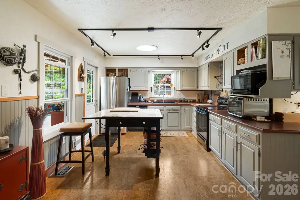 43 Chadwick Wade Drive Asheville NC 28804