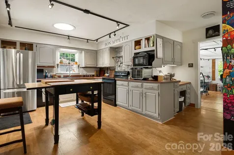 43 Chadwick Wade Drive Asheville NC 28804