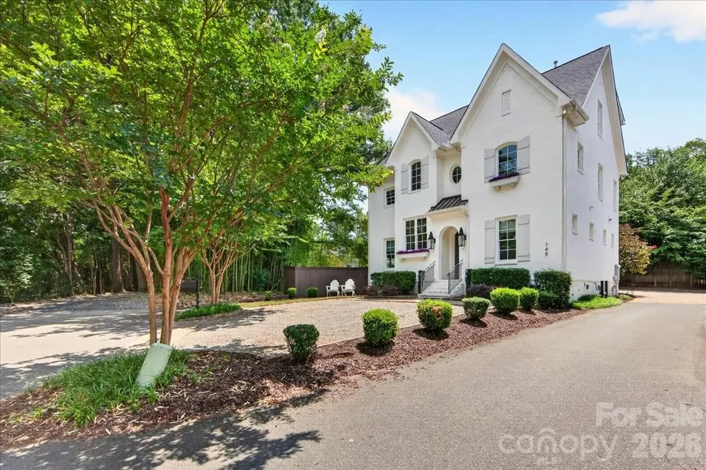 748 Ellsworth Road Charlotte NC 28211