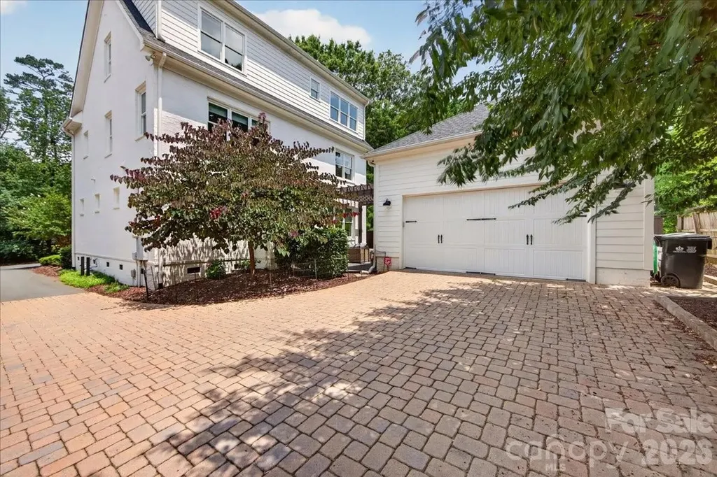 748 Ellsworth Road Charlotte NC 28211