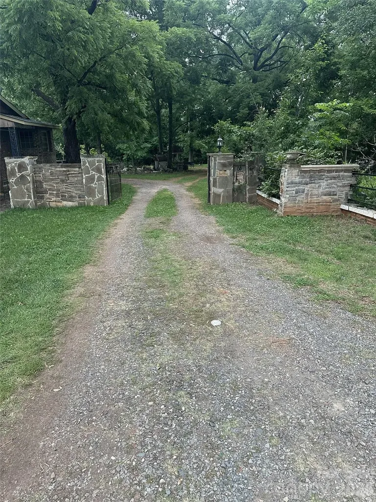 725 Billingsley Road Charlotte NC 28211