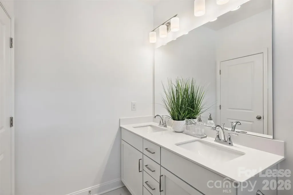 3024 Red Cardinal Lane Charlotte NC 28211