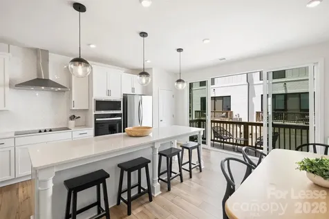 3024- Red Cardinal Lane Charlotte NC 28211