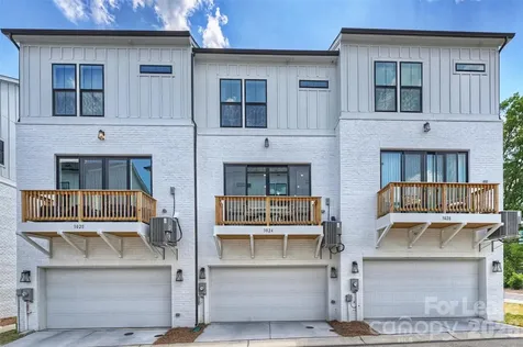 3024- Red Cardinal Lane Charlotte NC 28211