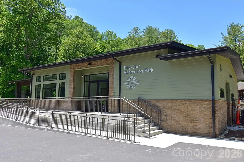 145 Lincoln Park Road Burnsville NC 28714