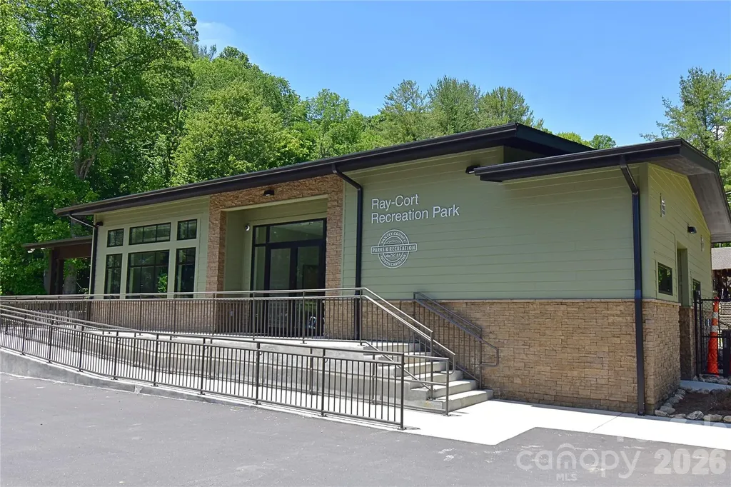 145 Lincoln Park Road Burnsville NC 28714