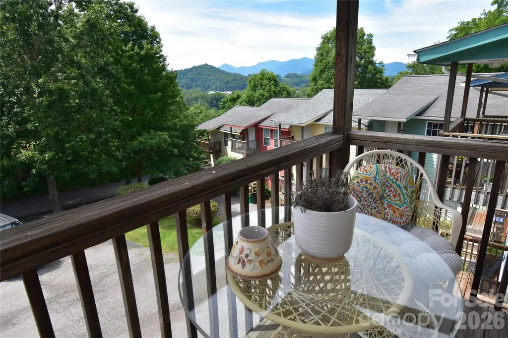 145 Lincoln Park Road Burnsville NC 28714
