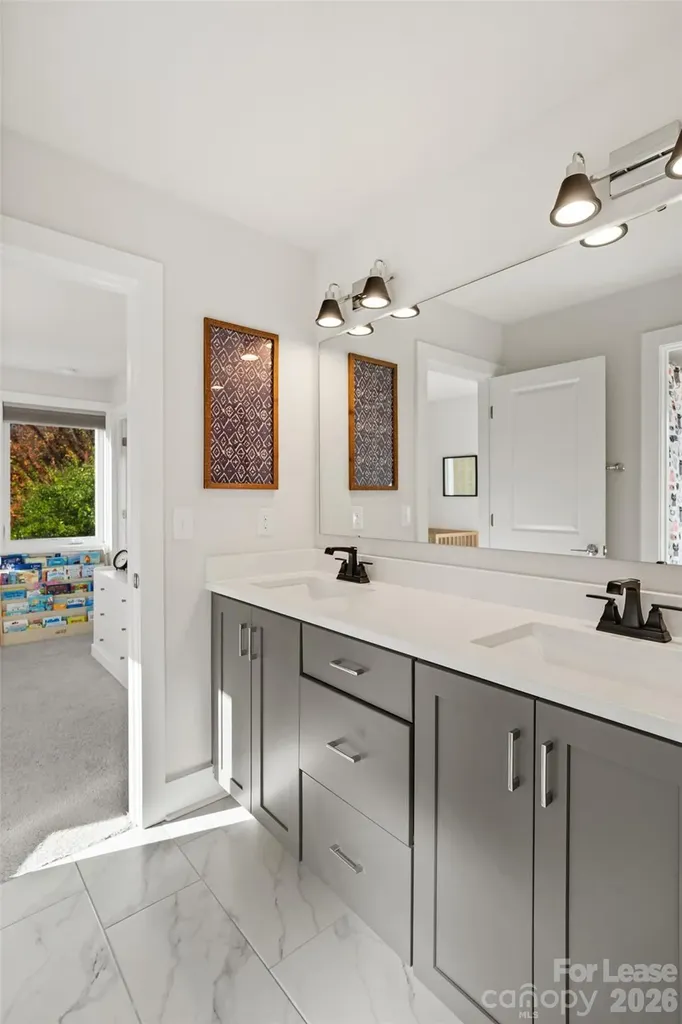 1549 Pinecrest Avenue Charlotte NC 28205