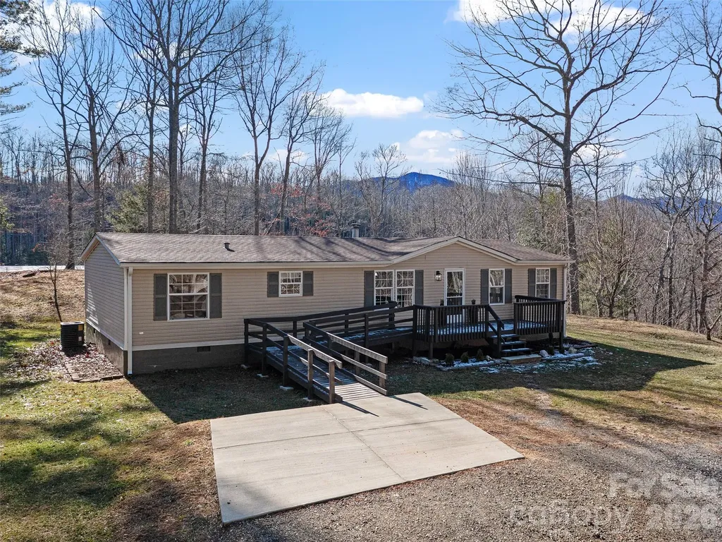 105 Satinwood Drive Burnsville NC 28714