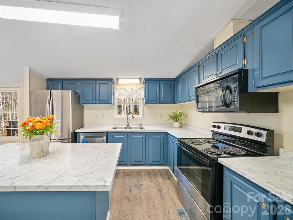 105 Satinwood Drive Burnsville NC 28714