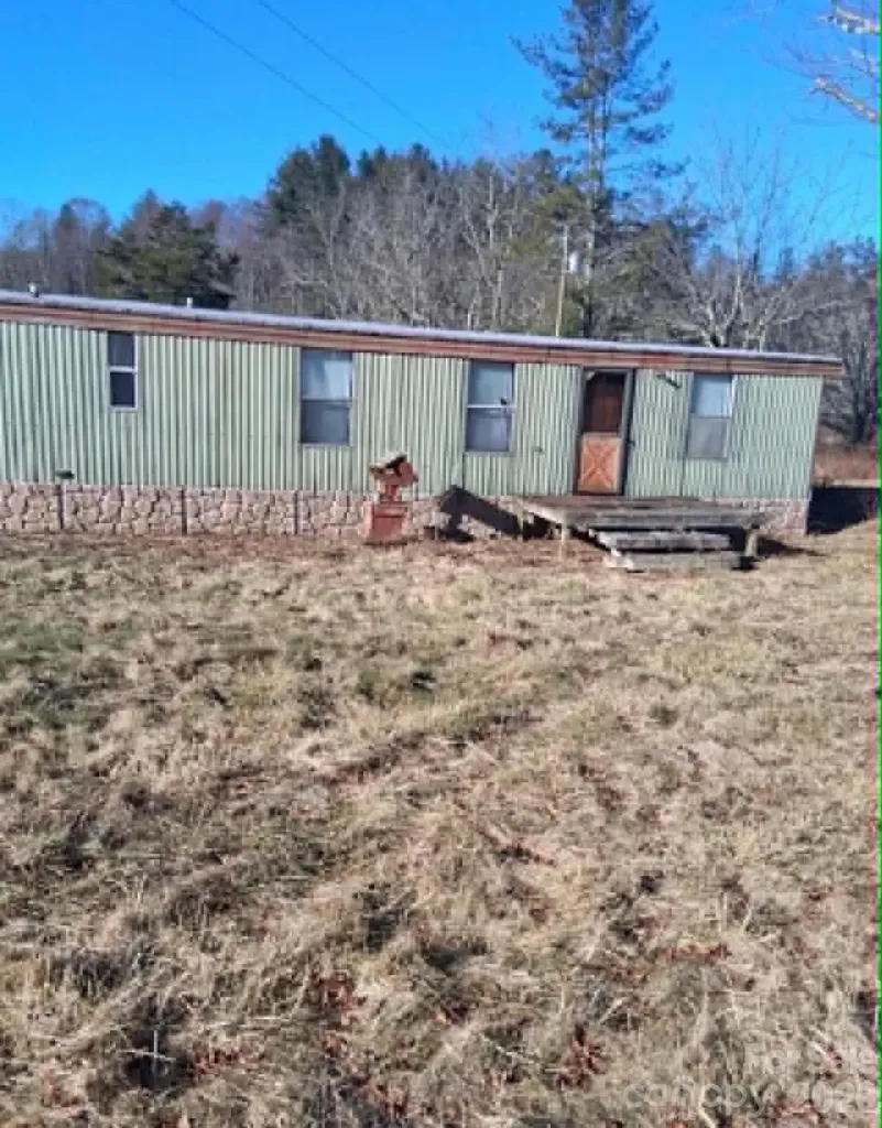 1298 Air Bellows Gap Road Sparta NC 28675