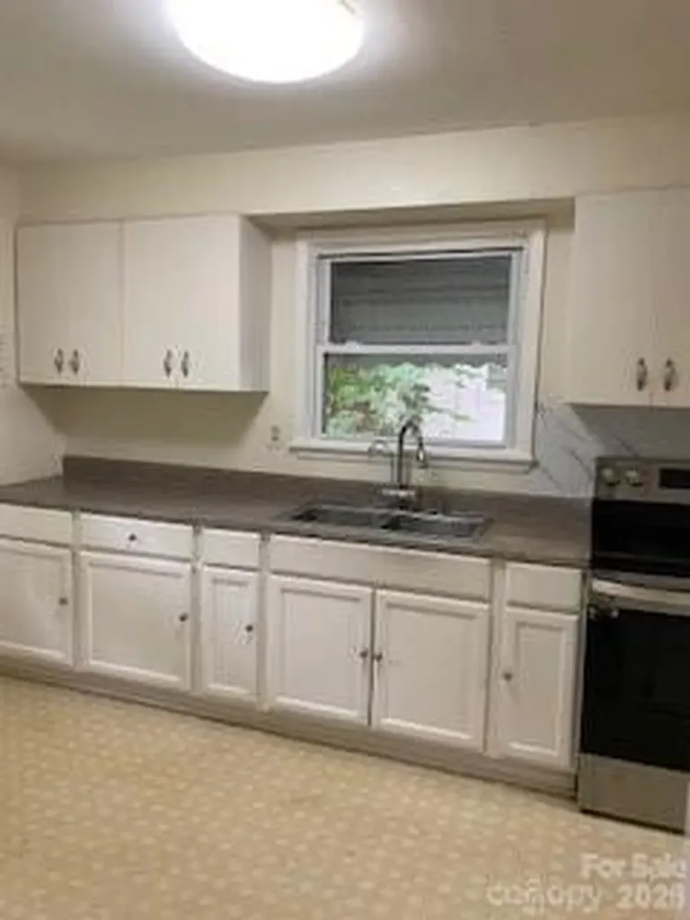 1909 Camp Greene Street Charlotte NC 28208