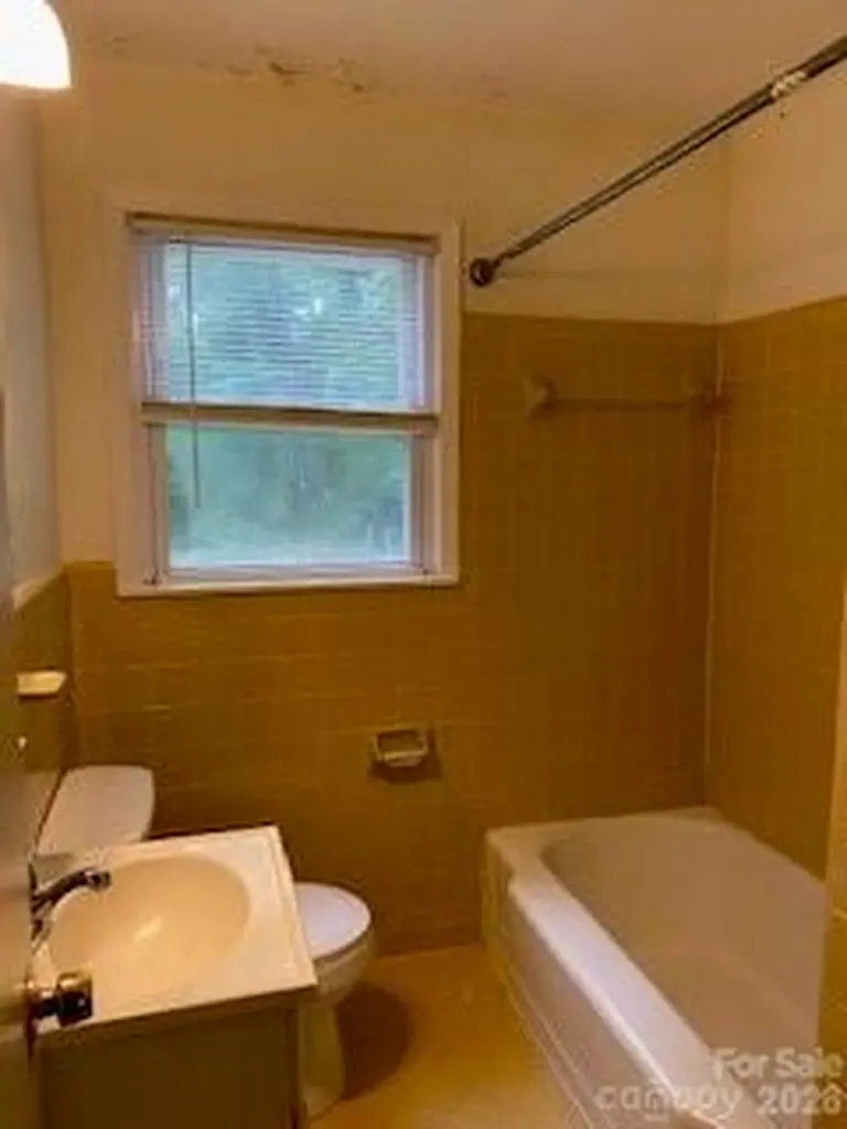 1909 Camp Greene Street Charlotte NC 28208