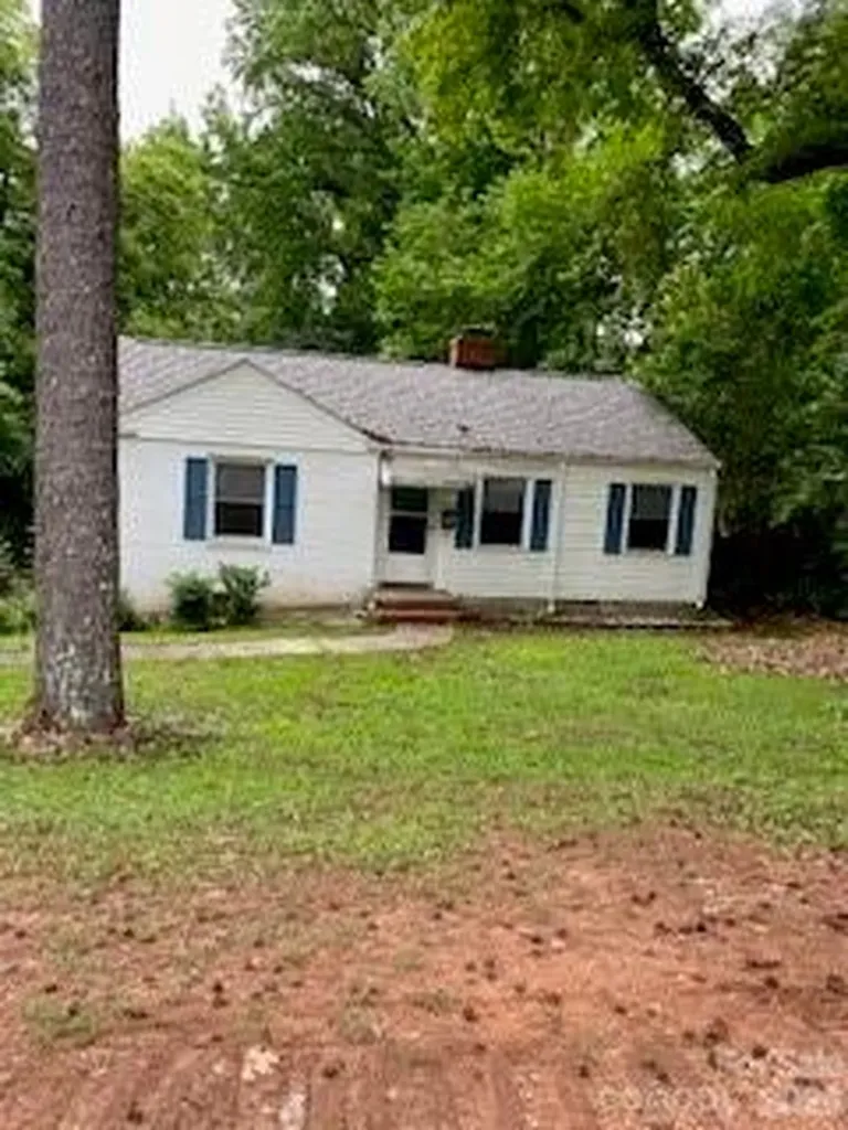1909 Camp Greene Street Charlotte NC 28208