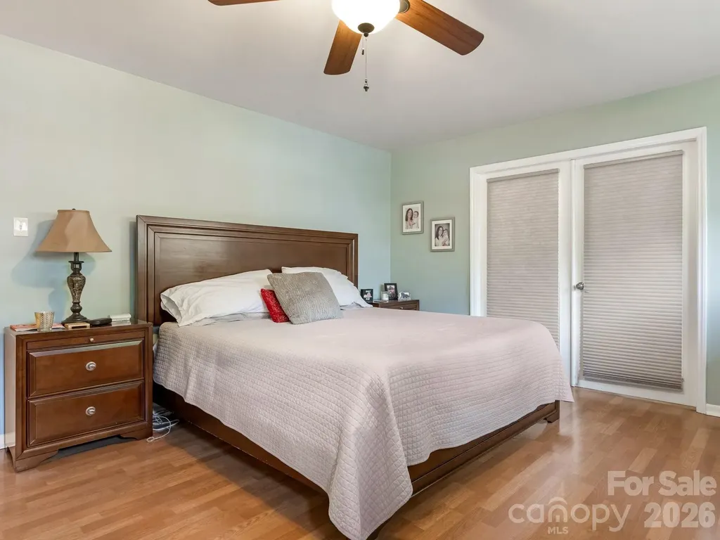 5634 Wedgewood Drive Charlotte NC 28210
