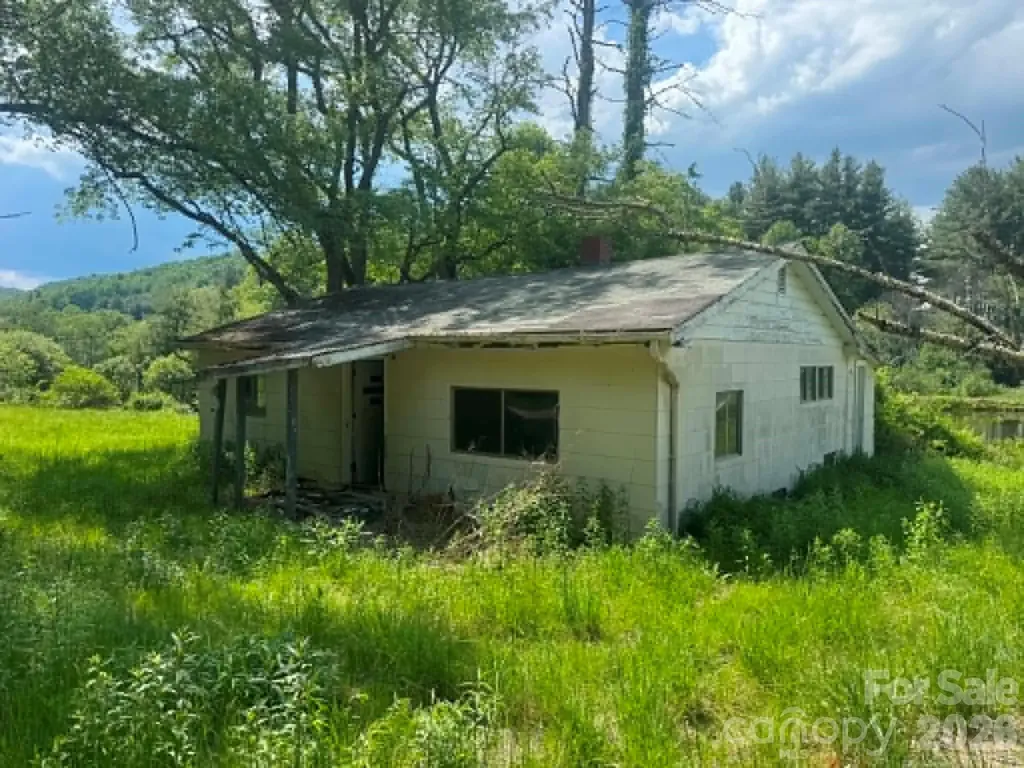 1298 Air Bellows Gap Road Sparta NC 28675