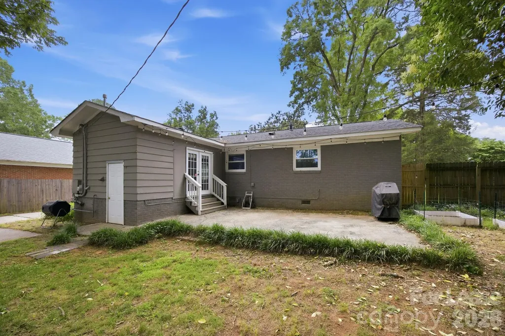 2727 Springway Drive Charlotte NC 28205