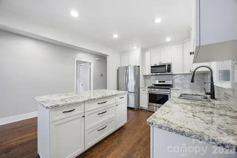 2727 Springway Drive Charlotte NC 28205