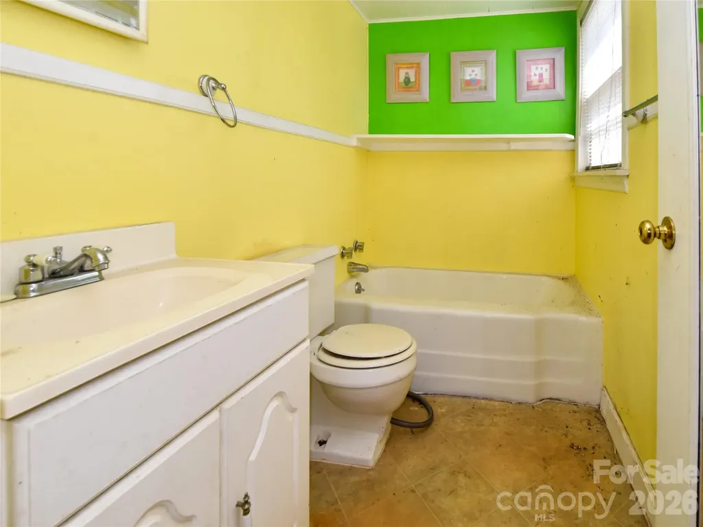 1420 Waybridge Lane Winston Salem NC 27103
