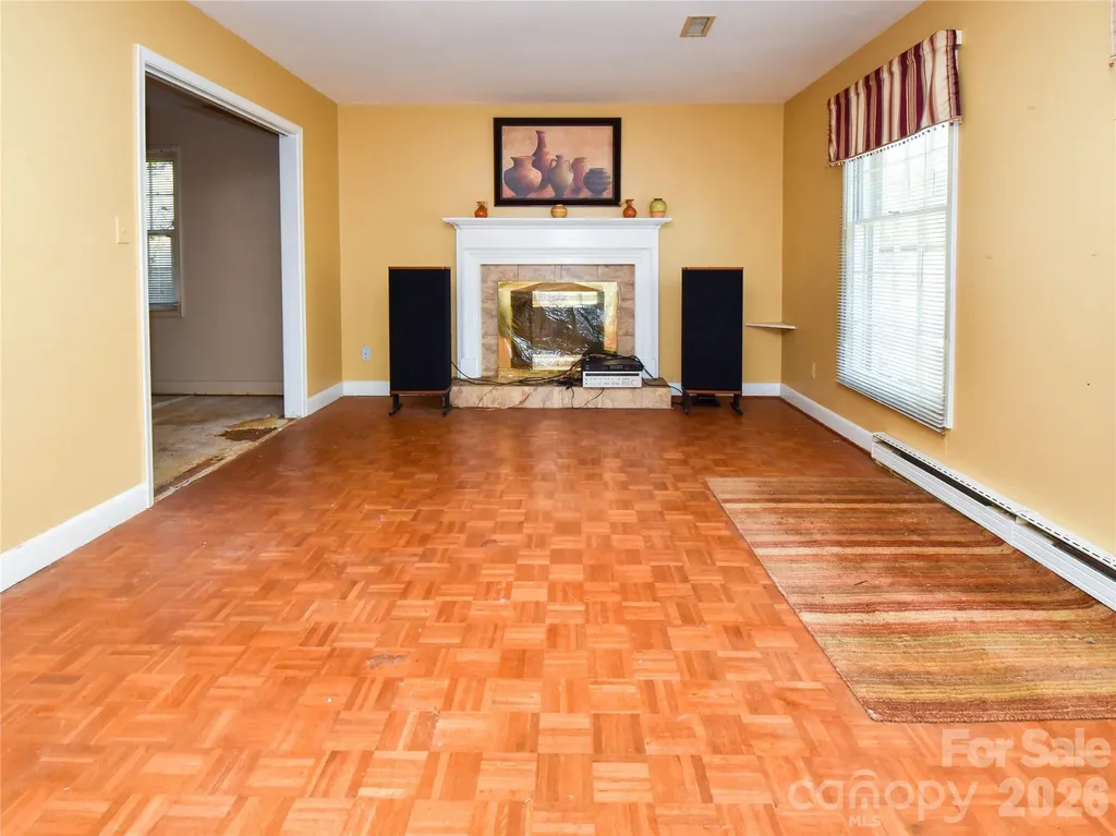 1420 Waybridge Lane Winston Salem NC 27103
