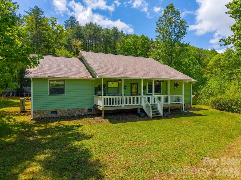 1364 Atoah Road Robbinsville NC 28771