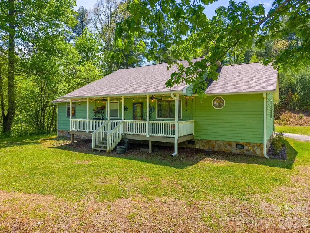1364 Atoah Road Robbinsville NC 28771