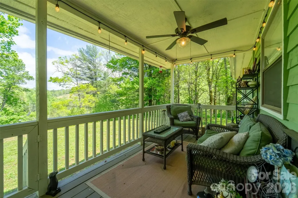 1364 Atoah Road Robbinsville NC 28771