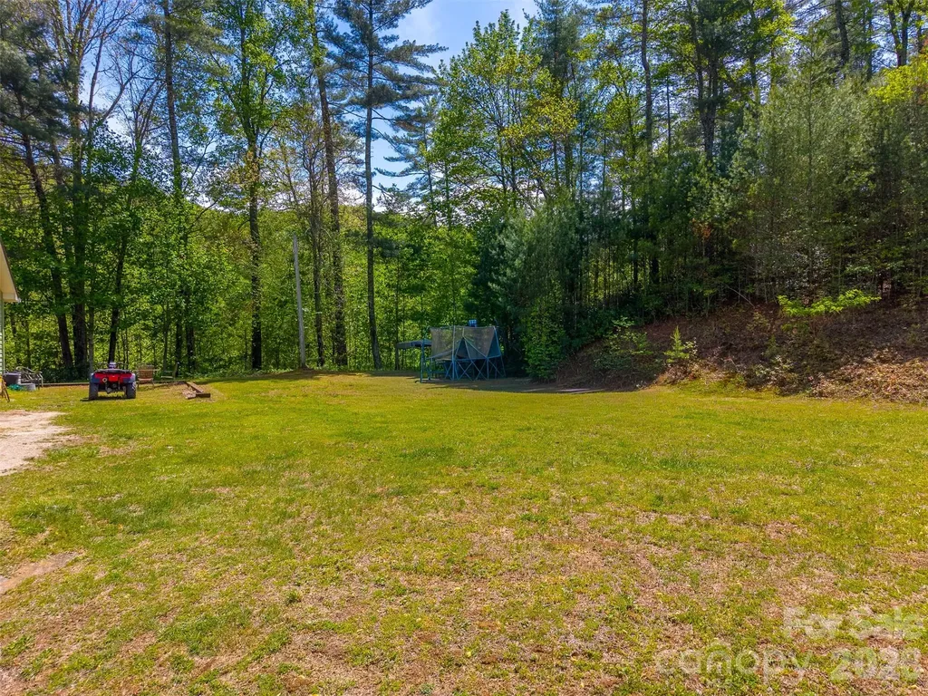 1364 Atoah Road Robbinsville NC 28771