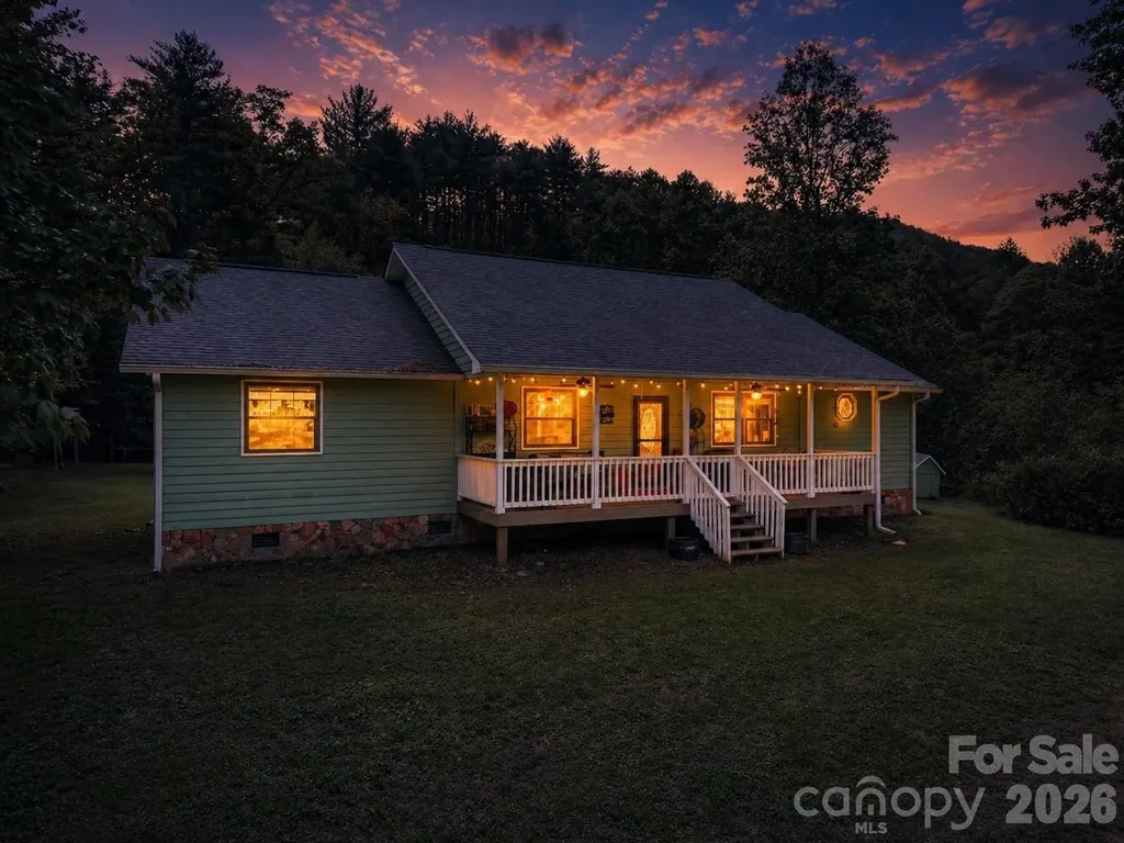 1364 Atoah Road Robbinsville NC 28771